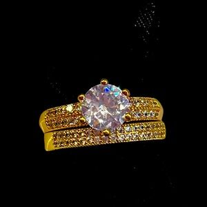 Elegant wedding ring set